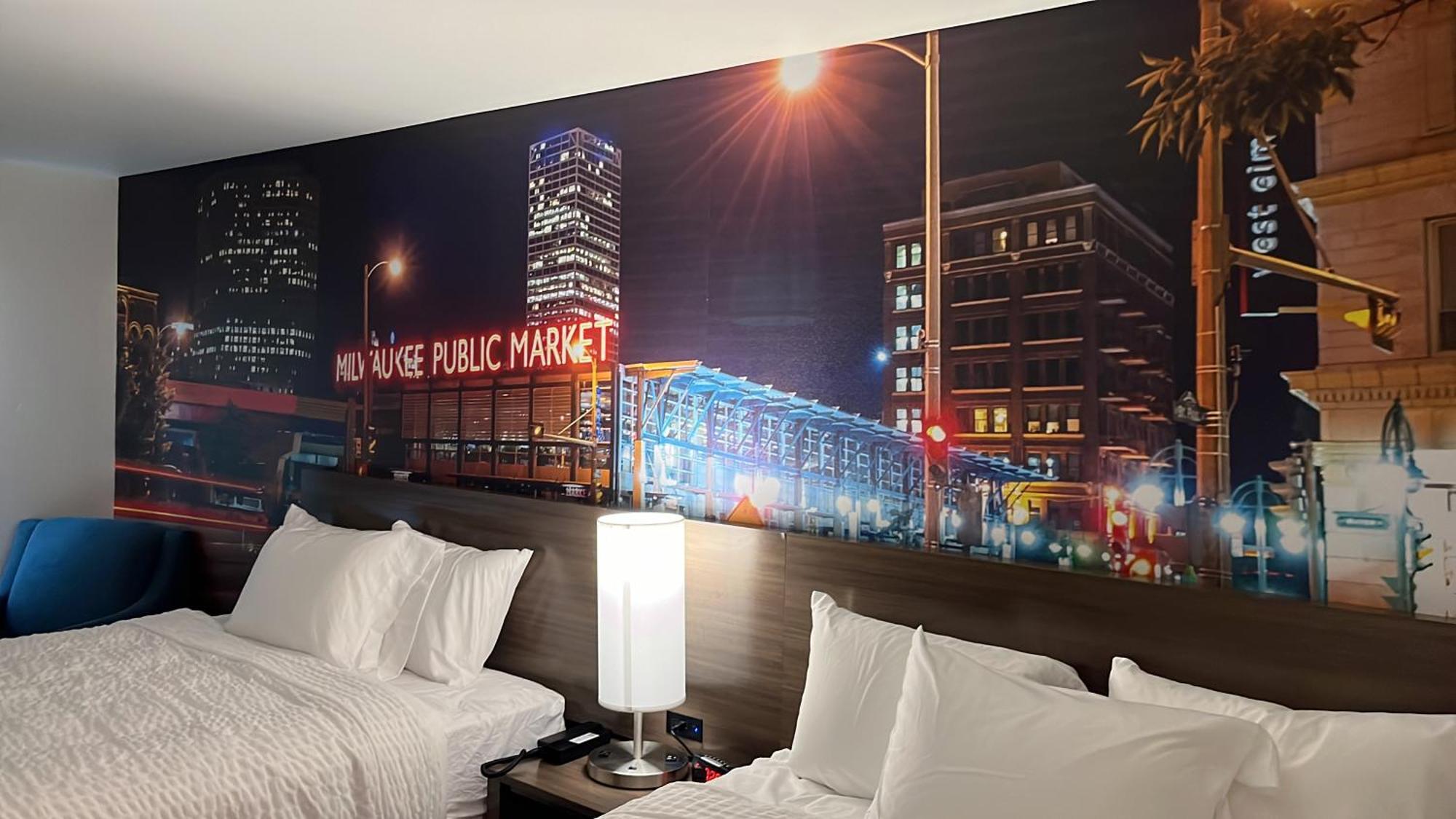 Hotel Clarion Pointe Milwaukee Exterior foto